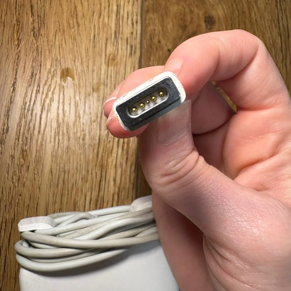 Genuine Apple 60W MagSafe Power Adapter A1184 (2006) –‎ 13